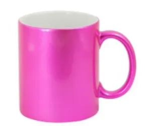 כוס ורודה מיוחדת ביופיה.